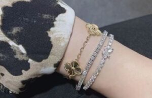 18K Frivole Between the Finger Ring photo review