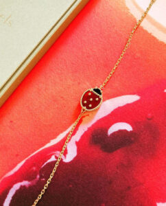 Click to view full screen 18K Lucky Spring Clover Bracelet photo review