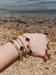 Click to view full screen 18K Vintage Alhambra Crystal Blue Bracelet photo review