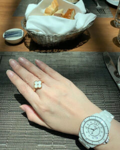 Click to view full screen 18K Vintage Alhambra Pearl Ring photo review