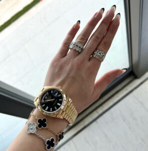 18K Vintage Alhambra Five Motifs Clover Onyx Bracelet photo review