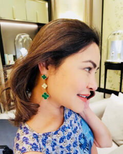 18K Magic Alhambra Three Malachite Motifs Clover Earrings photo review