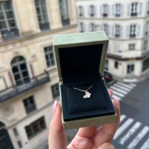 Click to view full screen 18K Lucky Alhambra Butterfly Pendant Bracelet photo review