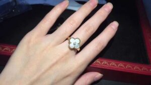 Click to view full screen 18K Vintage Alhambra Pearl Ring photo review