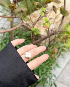 Click to view full screen 18K Vintage Alhambra Pearl Ring photo review