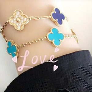 Click to view full screen 18K Vintage Alhambra Five Motifs Agate Clover Bracelet photo review