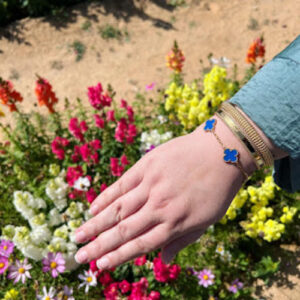 Click to view full screen 18K Vintage Alhambra Five Motifs Agate Clover Bracelet photo review