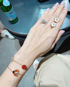 18K Lucky Spring Five Motifs Clover Bracelet photo review