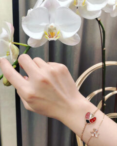 18K Lucky Spring Five Motifs Clover Bracelet photo review