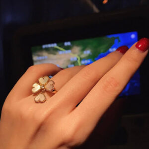 Click to view full screen 18K Sweet Alhambra Effeuillage Pearls Ring photo review