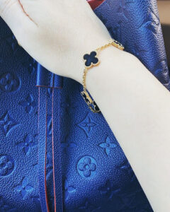 Click to view full screen 18K Vintage Alhambra Five Motifs Clover Onyx Bracelet photo review