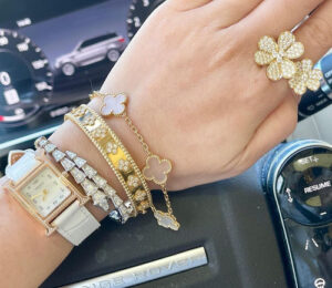 18K Frivole Between the Finger Ring photo review