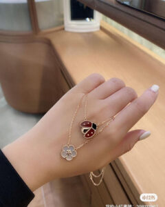 Click to view full screen 18K Lucky Spring Plum Blossom Bracelet photo review