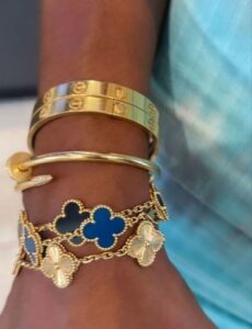 Click to view full screen 18K Vintage Alhambra Crystal Blue Bracelet photo review