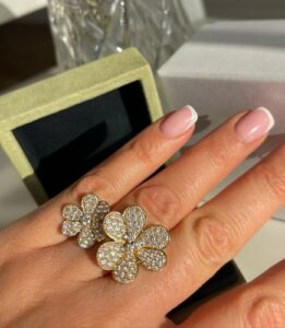 18K Frivole Between the Finger Ring photo review