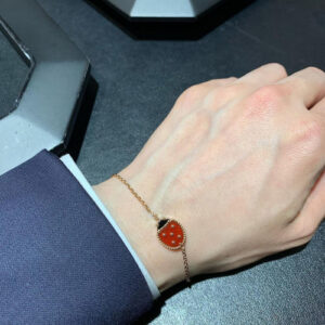 Click to view full screen 18K Lucky Spring Clover Bracelet photo review