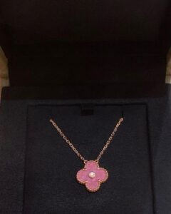 Click to view full screen 18K Sweet Alhambra Pink Clover Necklace photo review