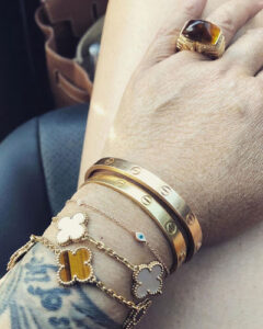 Click to view full screen 18K Vintage Alhambra Five Motifs Carnelian Bracelet photo review