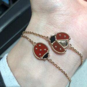 Click to view full screen 18K Lucky Spring Clover Bracelet photo review