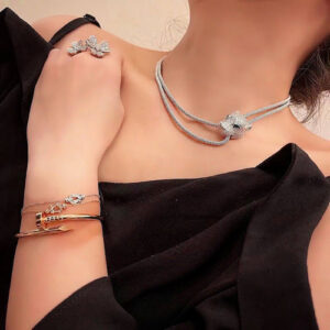 18K Frivole Between the Finger Ring photo review