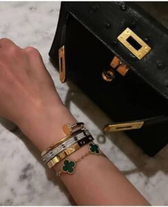 Click to view full screen 18K Vintage Alhambra Five Motifs Malachite Clover Bracelet photo review