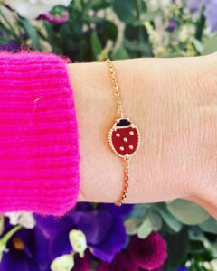 Click to view full screen 18K Lucky Spring Clover Bracelet photo review