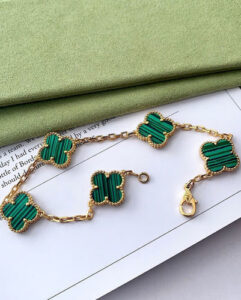 18K Vintage Alhambra Five Motifs Malachite Clover Bracelet photo review