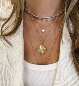 18K Vintage Alhambra Pendant Clover Necklace photo review