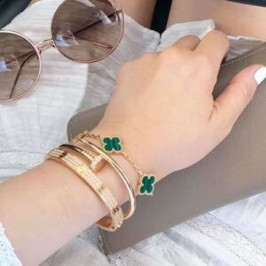 18K Vintage Alhambra Five Motifs Malachite Clover Bracelet photo review