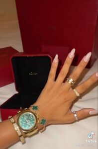 18K Vintage Alhambra Five Motifs Malachite Clover Bracelet photo review