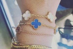 Click to view full screen 18K Vintage Alhambra Crystal Blue Bracelet photo review