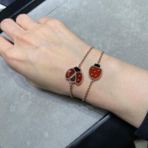Click to view full screen 18K Lucky Spring Clover Bracelet photo review