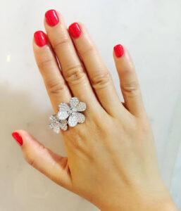 18K Frivole Between the Finger Ring photo review