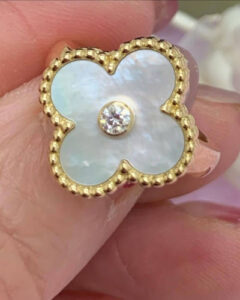 Click to view full screen 18K Vintage Alhambra Pearl Ring photo review