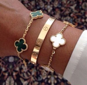 Click to view full screen 18K Vintage Alhambra Five Motifs Malachite Clover Bracelet photo review