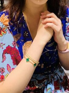 Click to view full screen 18K Vintage Alhambra Five Motifs Malachite Clover Bracelet photo review