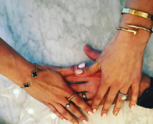 18K Vintage Alhambra Five Motifs Clover Onyx Bracelet photo review