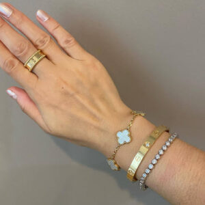 Click to view full screen 18K Vintage Alhambra Crystal Blue Bracelet photo review