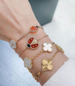18K Lucky Spring Five Motifs Clover Bracelet photo review