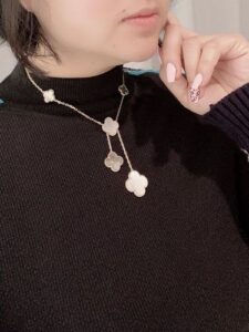 Click to view full screen 18K Magic Alhambra Six Motifs Diamonds Necklace photo review