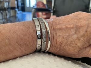 Click to view full screen 18K Love Diamond-Paved Ceramic Bracelet photo review