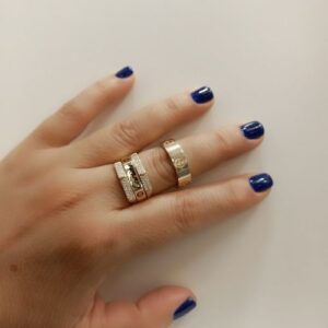 Click to view full screen 18K Love Wedding 6mm Ring photo review