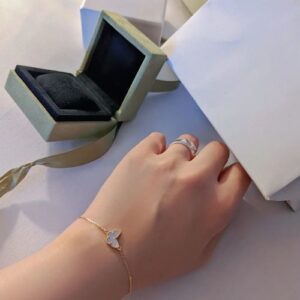 Click to view full screen 18K Lucky Alhambra Butterfly Pendant Bracelet photo review