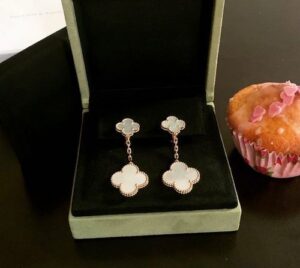 18K Magic Alhambra Earclips Earrings photo review