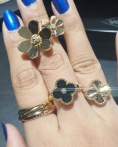 18K Vintage Alhambra Black Ring photo review