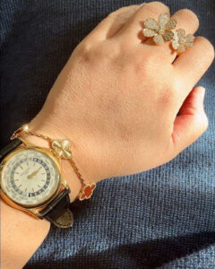 18K Frivole Between the Finger Ring photo review